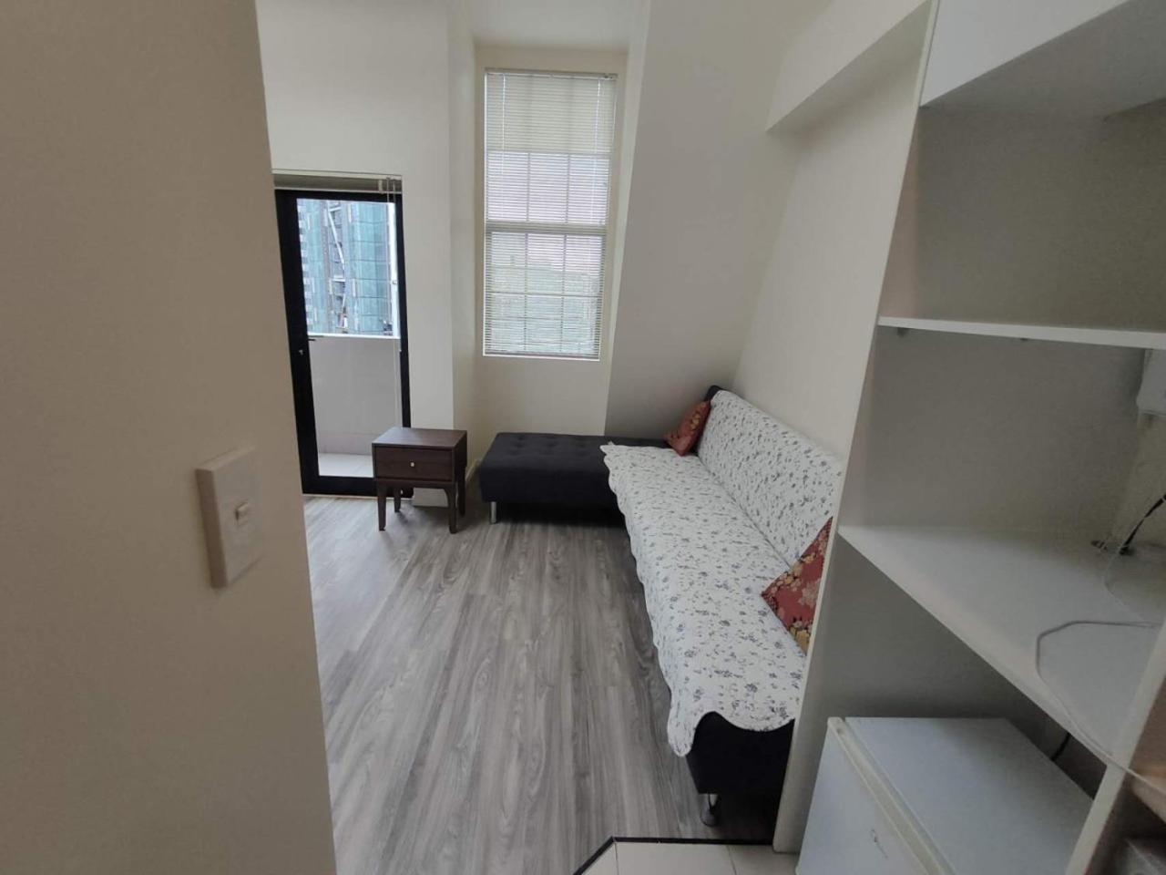 3 Double Beds And 1 Single Bed And 2 Double Sofa Beds In A Small 2 Bedrooms Penthouse Auckland