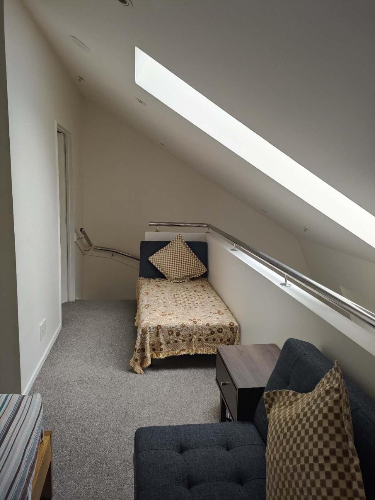 Apartment 3 Double Beds And 1 Single Bed And 2 Double Sofa Beds In A Small 2 Bedrooms Penthouse *