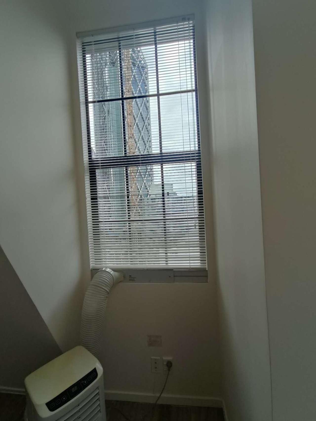 3 Double Beds And 1 Single Bed And 2 Double Sofa Beds In A Small 2 Bedrooms Penthouse *